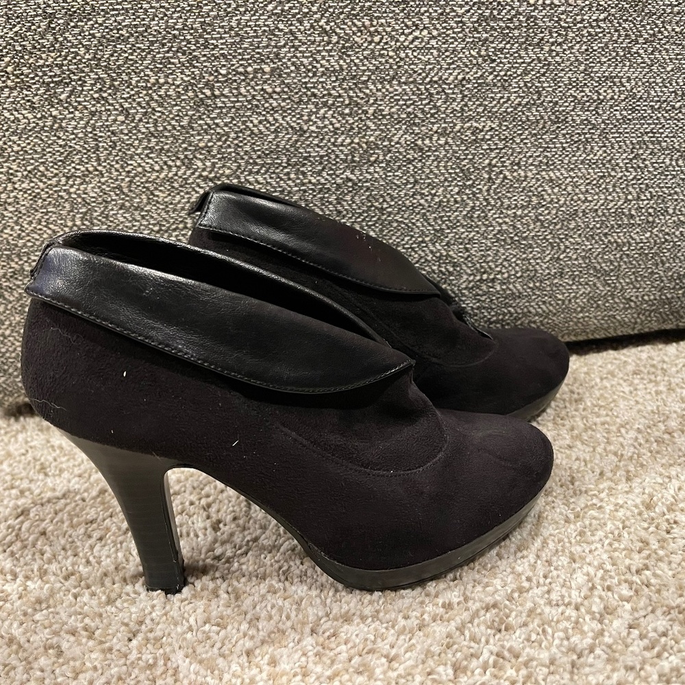 Cute black heels